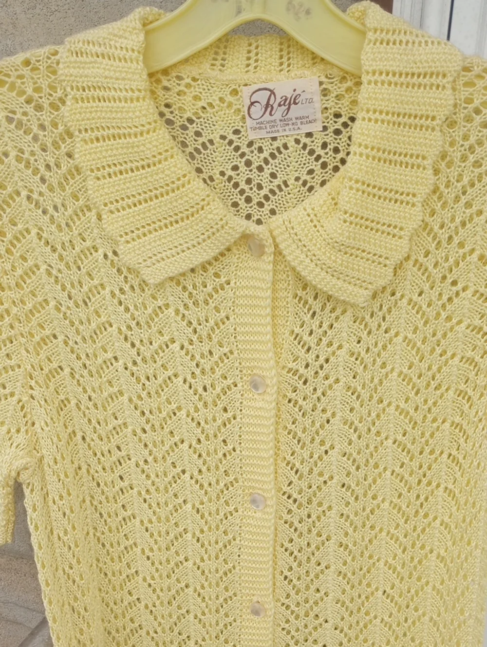 Raje Ltd. Pastel Yellow Short Sleeve Spring Vintage Knit Sweater w/ Collar, Med?